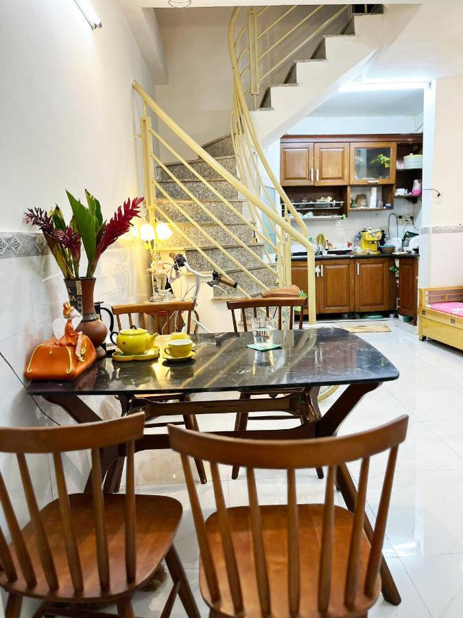 Ms. Hoa Bed & Breakfast