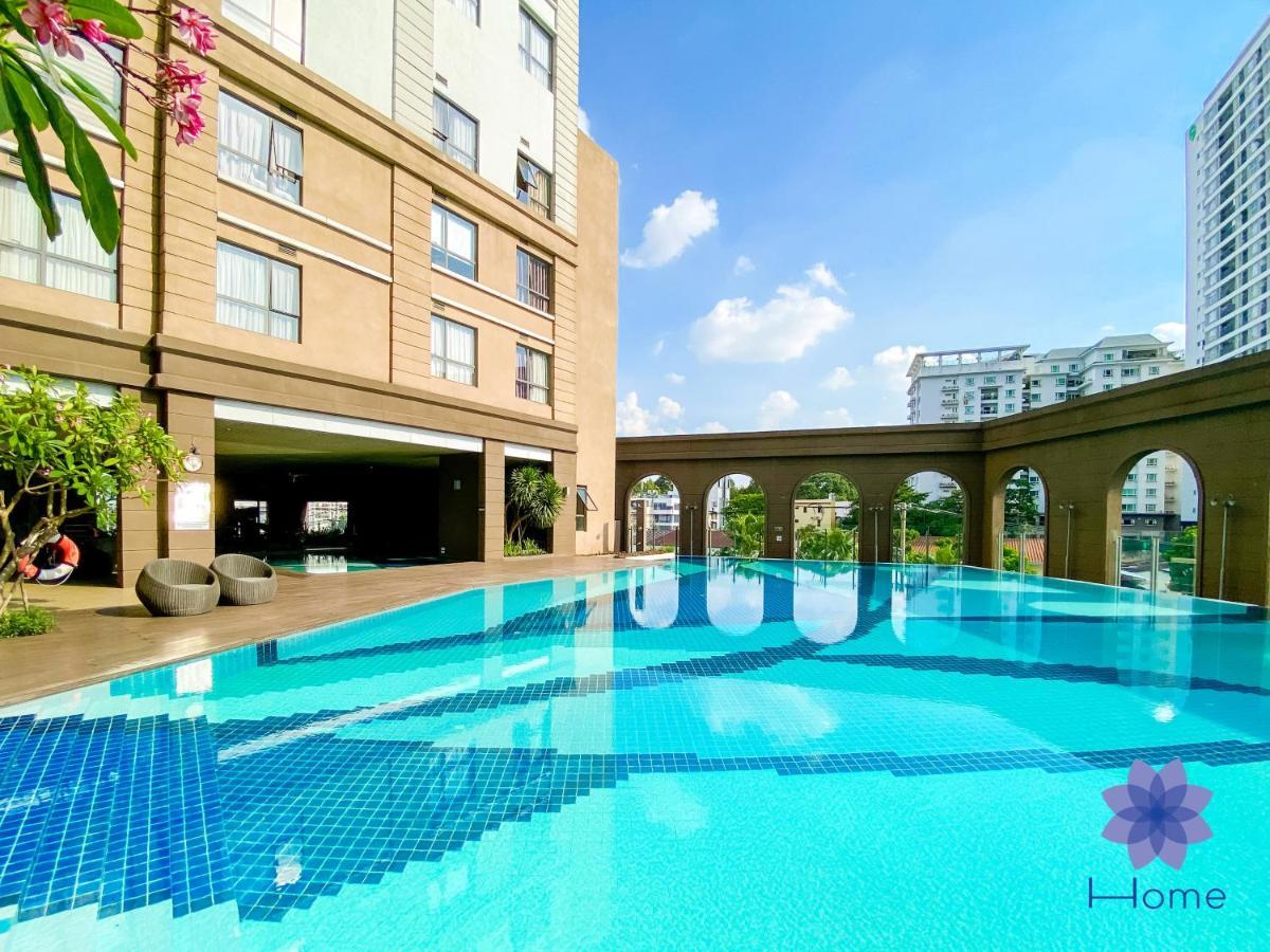 For Rent Near Airport. W/free Gym & Pool Apartment *