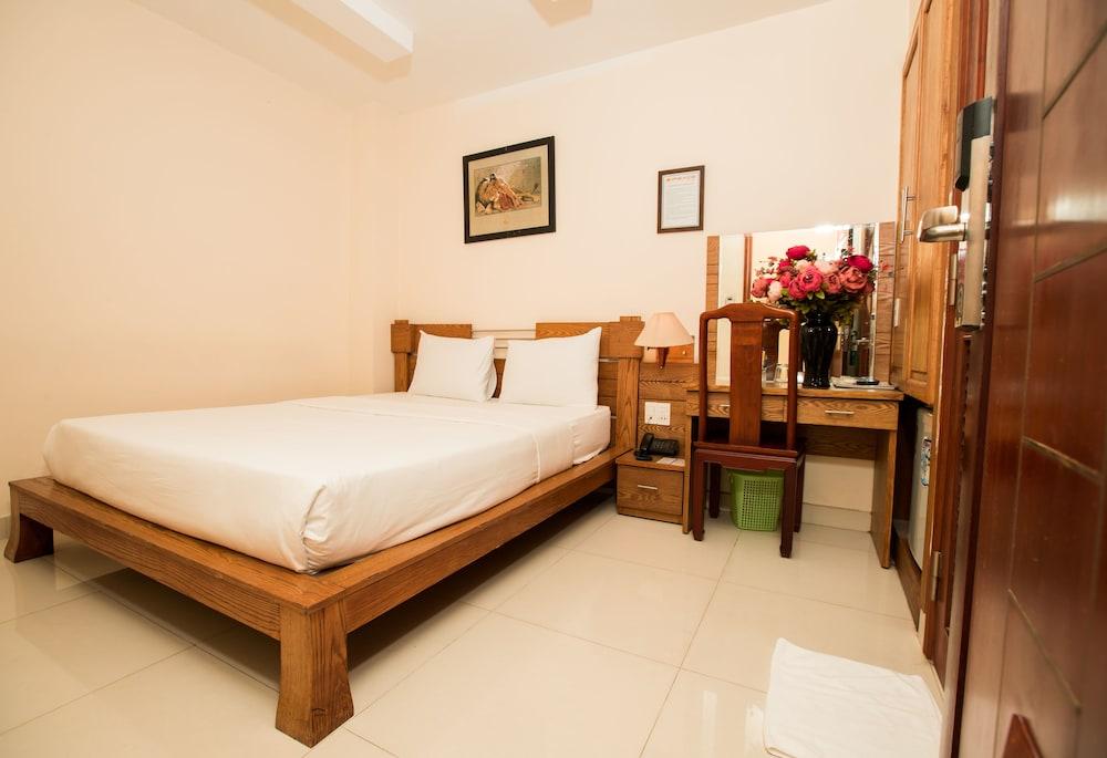 Ipeace - Bui Vien Walking Street Hotel