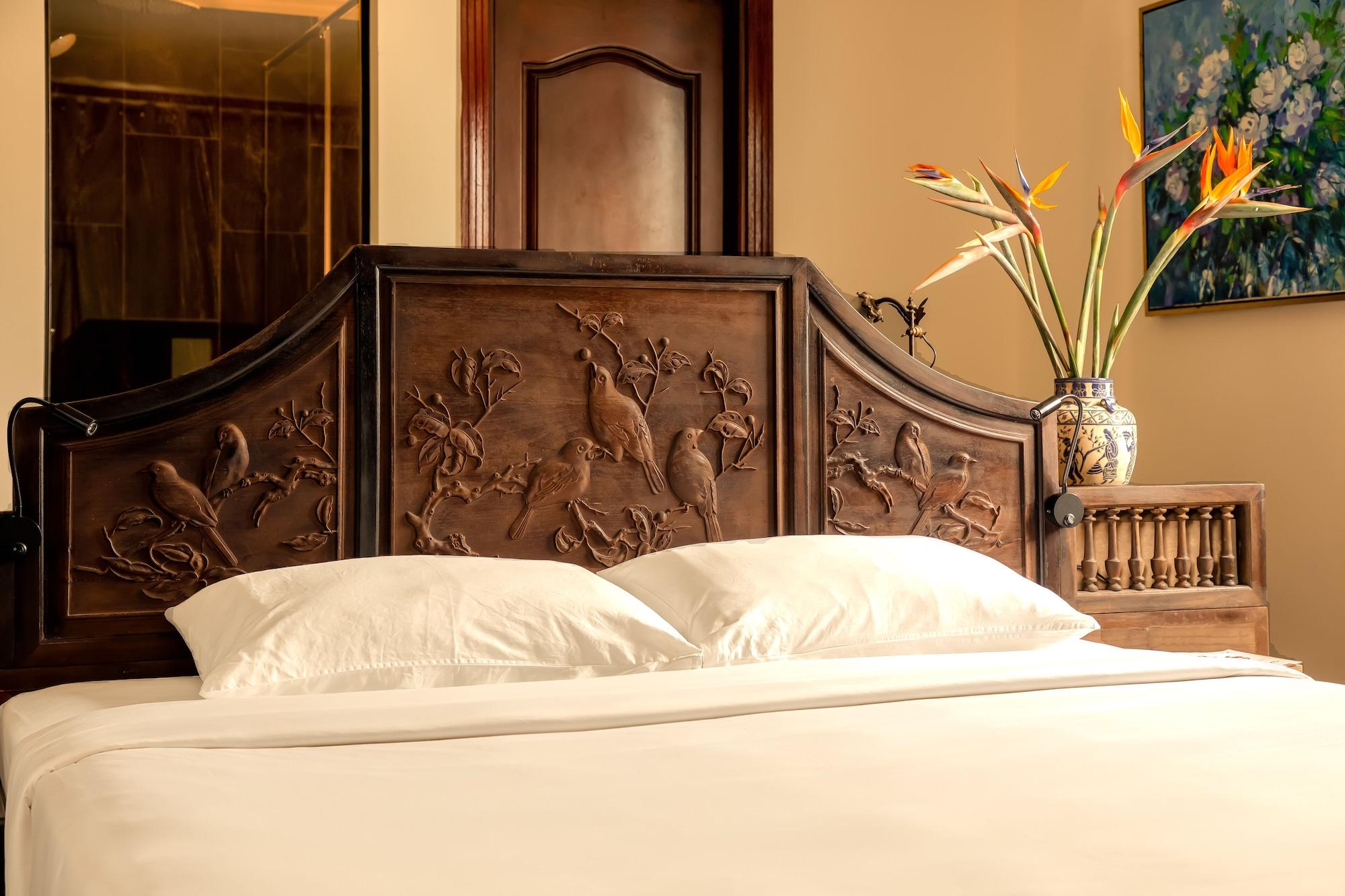 Khách sạn Roseland Point 4*
