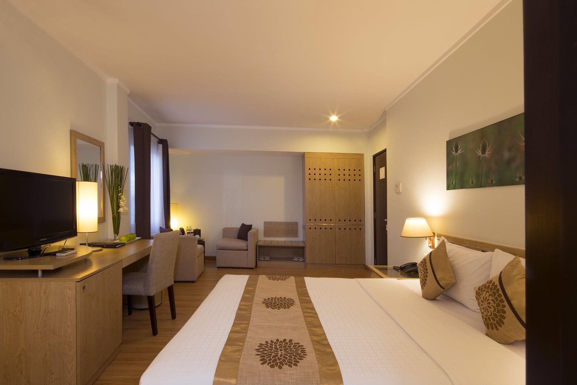 Hotel Vien Dong - Near Bui Vien Walking Street Ho Chi Minh City