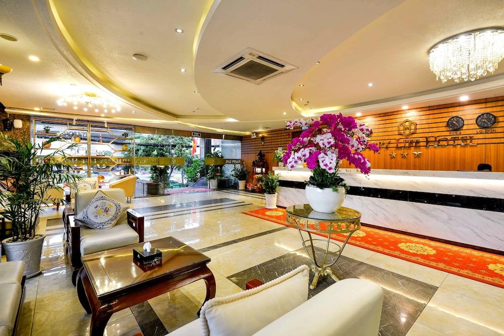 Happy Life Hotel