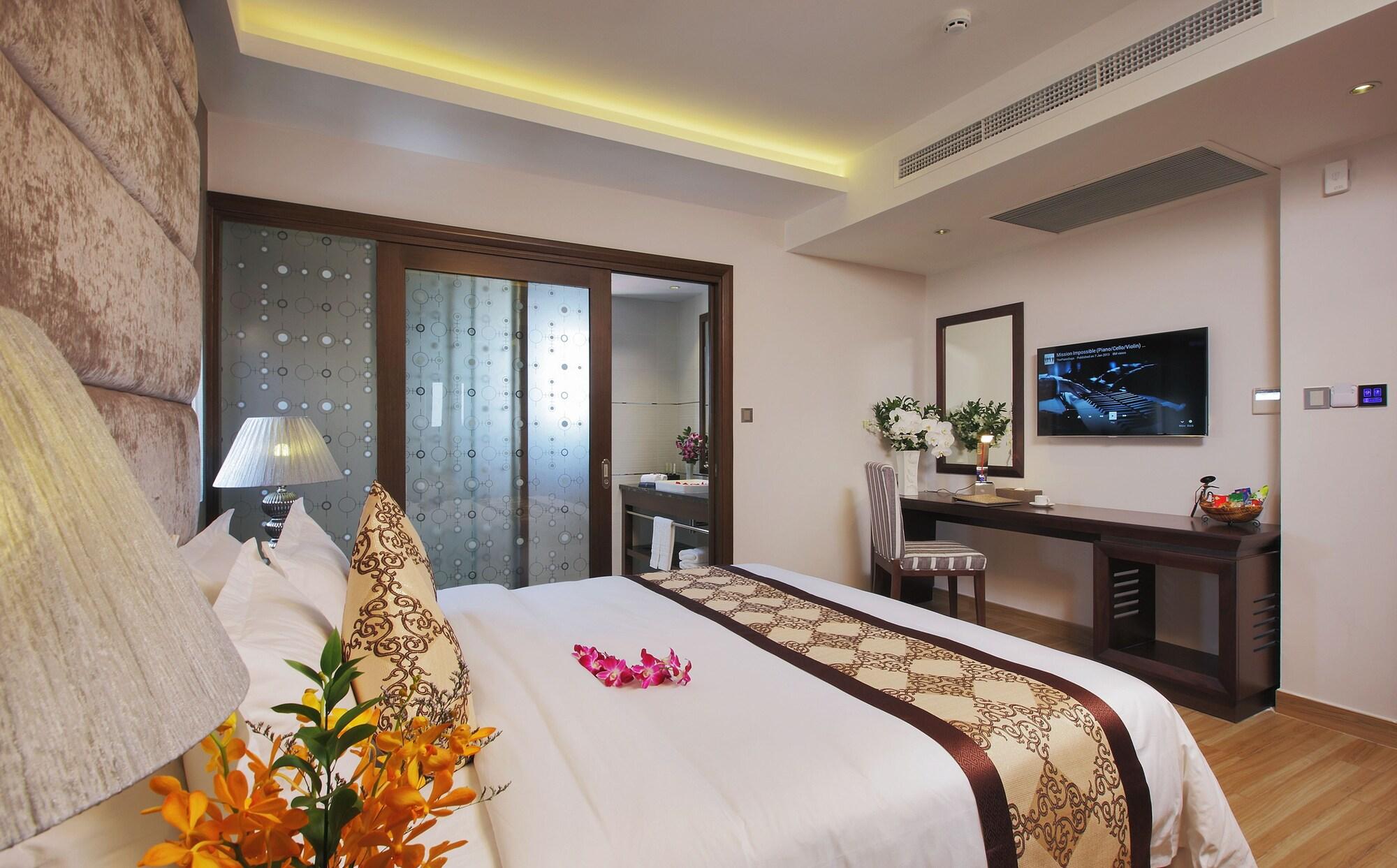 Athena Hotel 4*