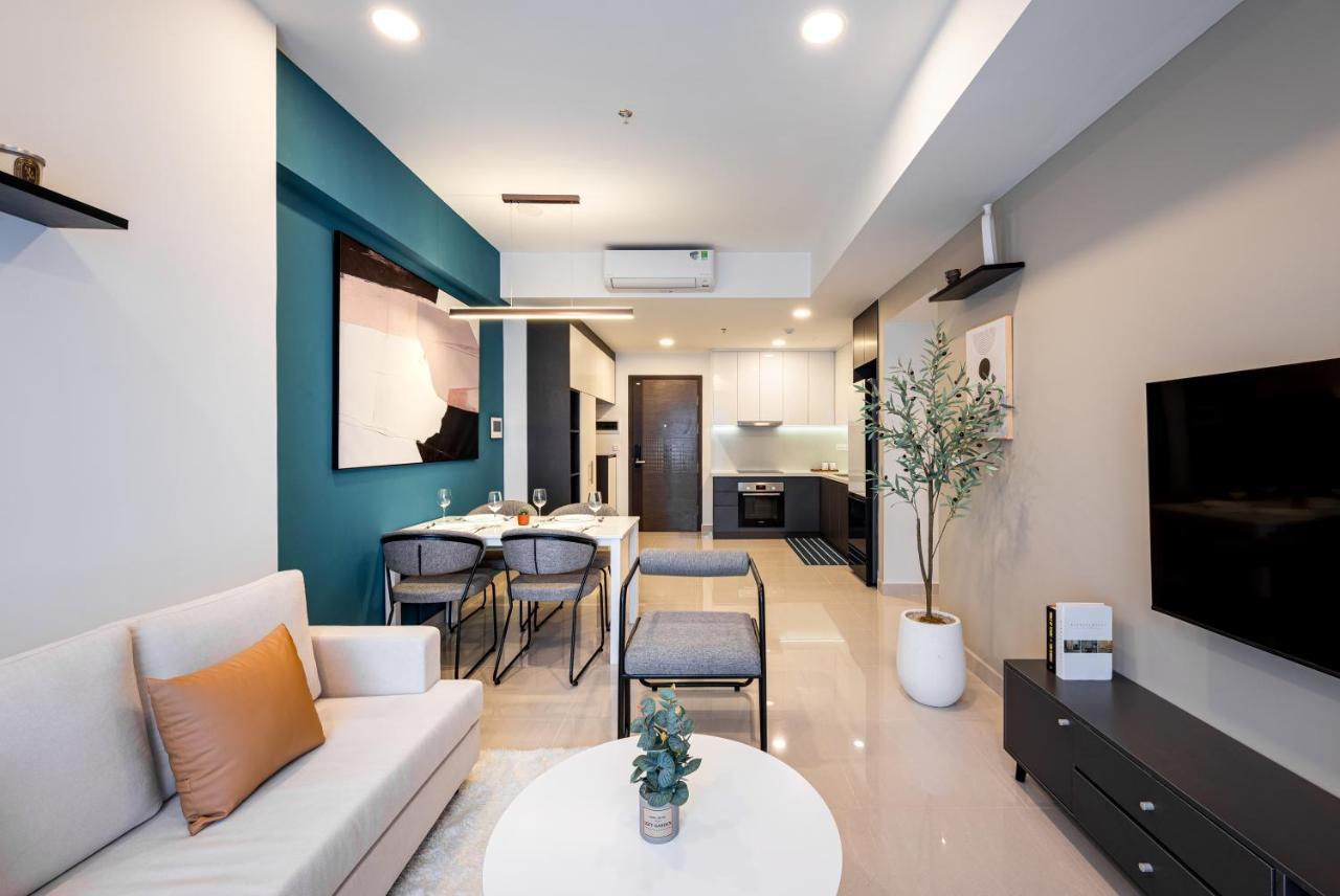 Luxury Modern, D1, 3 King Brs+2wc, 300m Bui Vien Apartment *