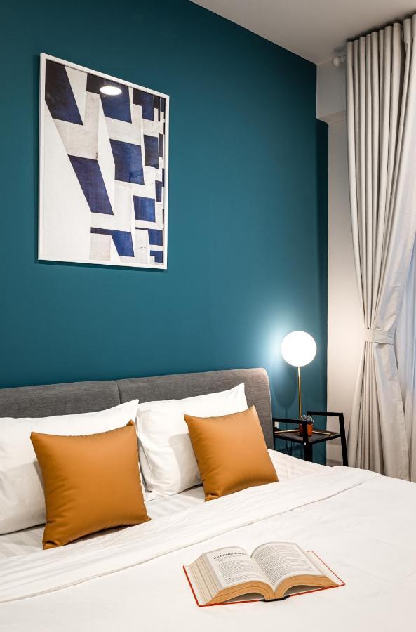 Luxury Modern, D1, 3 King Brs+2wc, 300m Bui Vien *