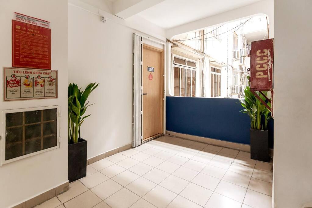 Modern, Cozy & Fully Equipped 2br In D4, 5m To D1 * Ho Chi Minh City