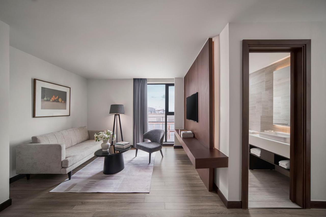 Hotel Signature By M Village Le Thanh Ton