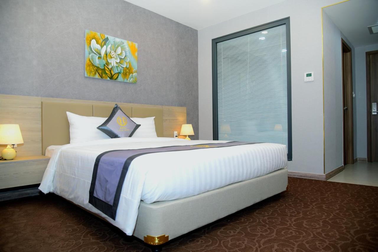 Hera Luxury Hotel 4*