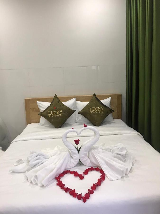 Lucky Hotel *