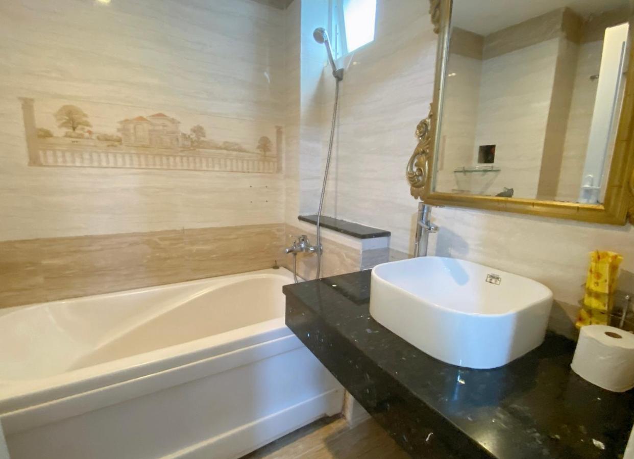 Crowne Bui Vien 2* Ho Chi Minh City