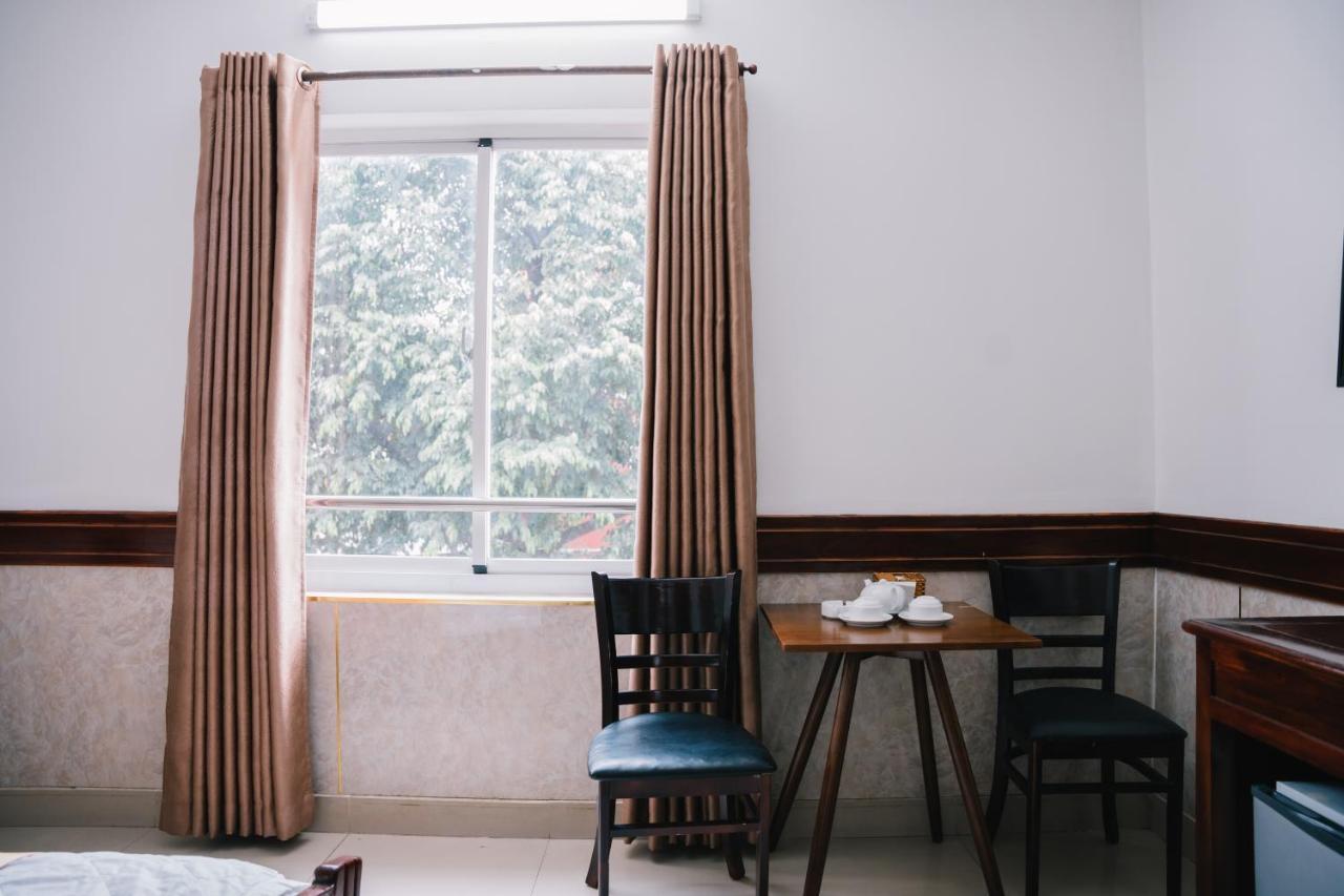 Hung Huong Hotel 2*