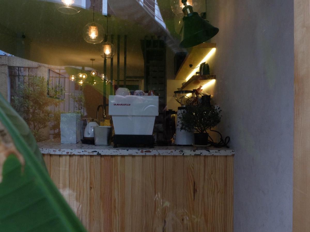 Hostel Half Coffee N Dorm *
