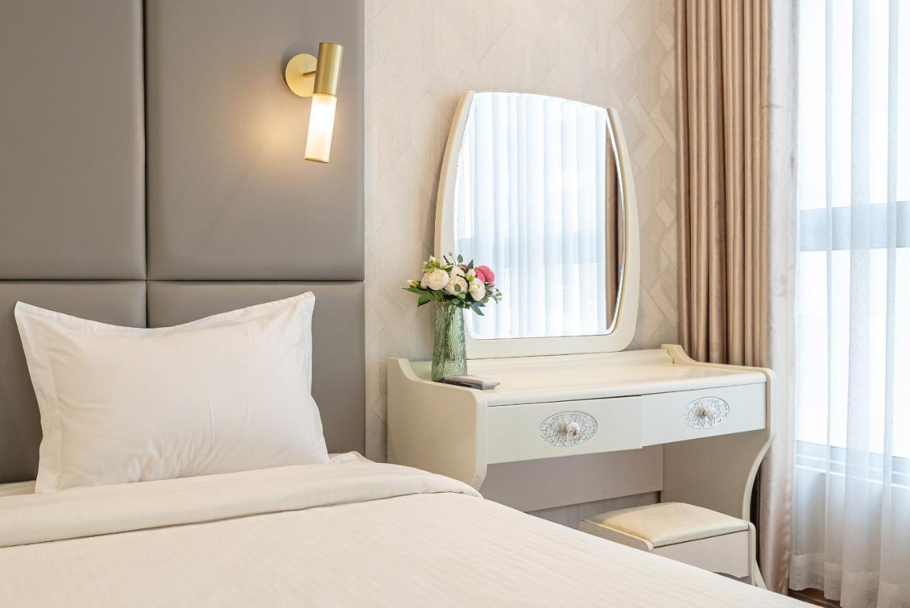 Landmark Luxury - Luna * Ho Chi Minh City