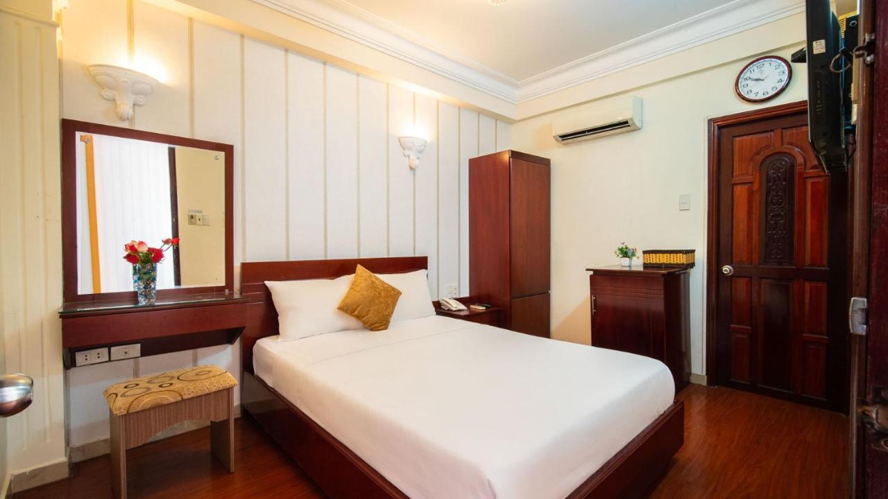 Saigon View 3*