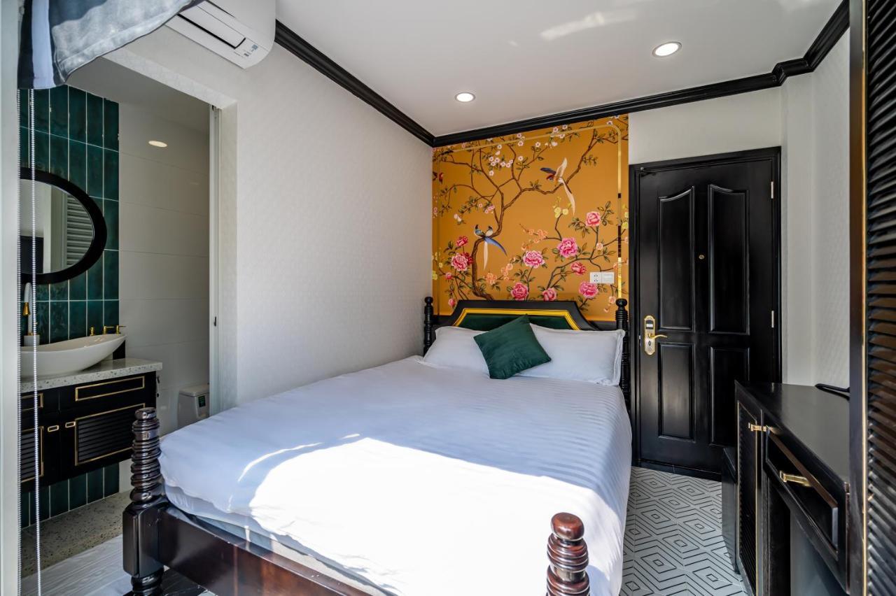 White Lotus Boutique Hotel, *