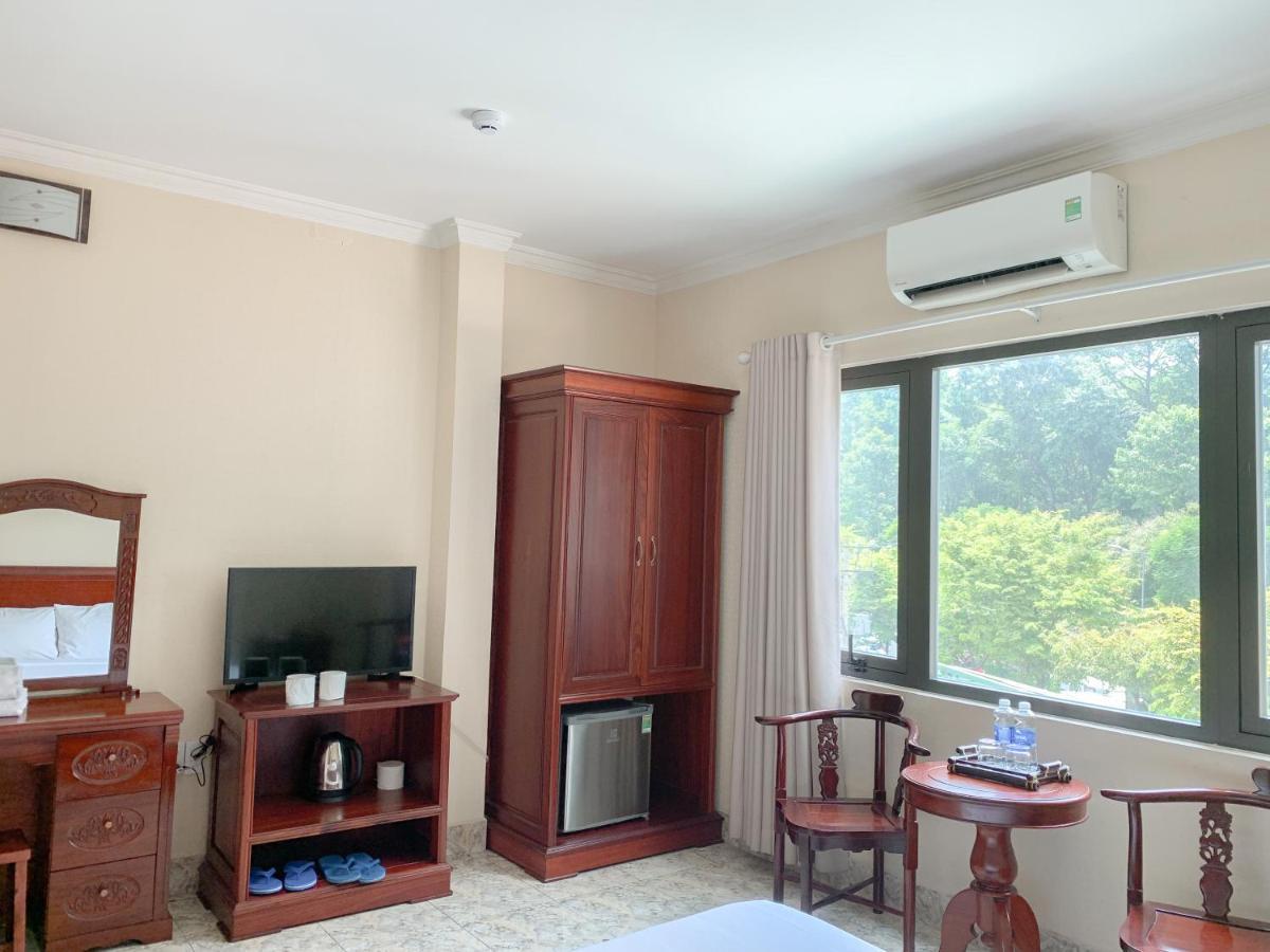 Red Sun Airport Saigon Hotel 3*