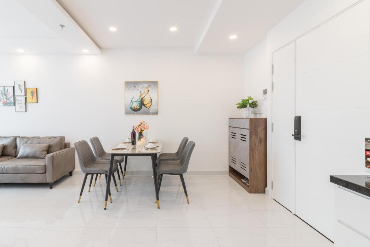 Big Promo 20% Luxury 2br - Skyline View- Hot Apartment Ho Chi Minh City