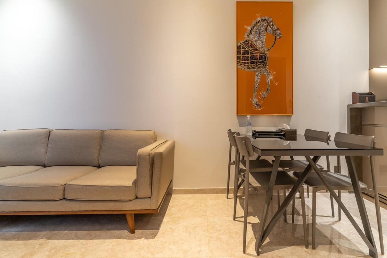 The Rixx Marq Apartment *