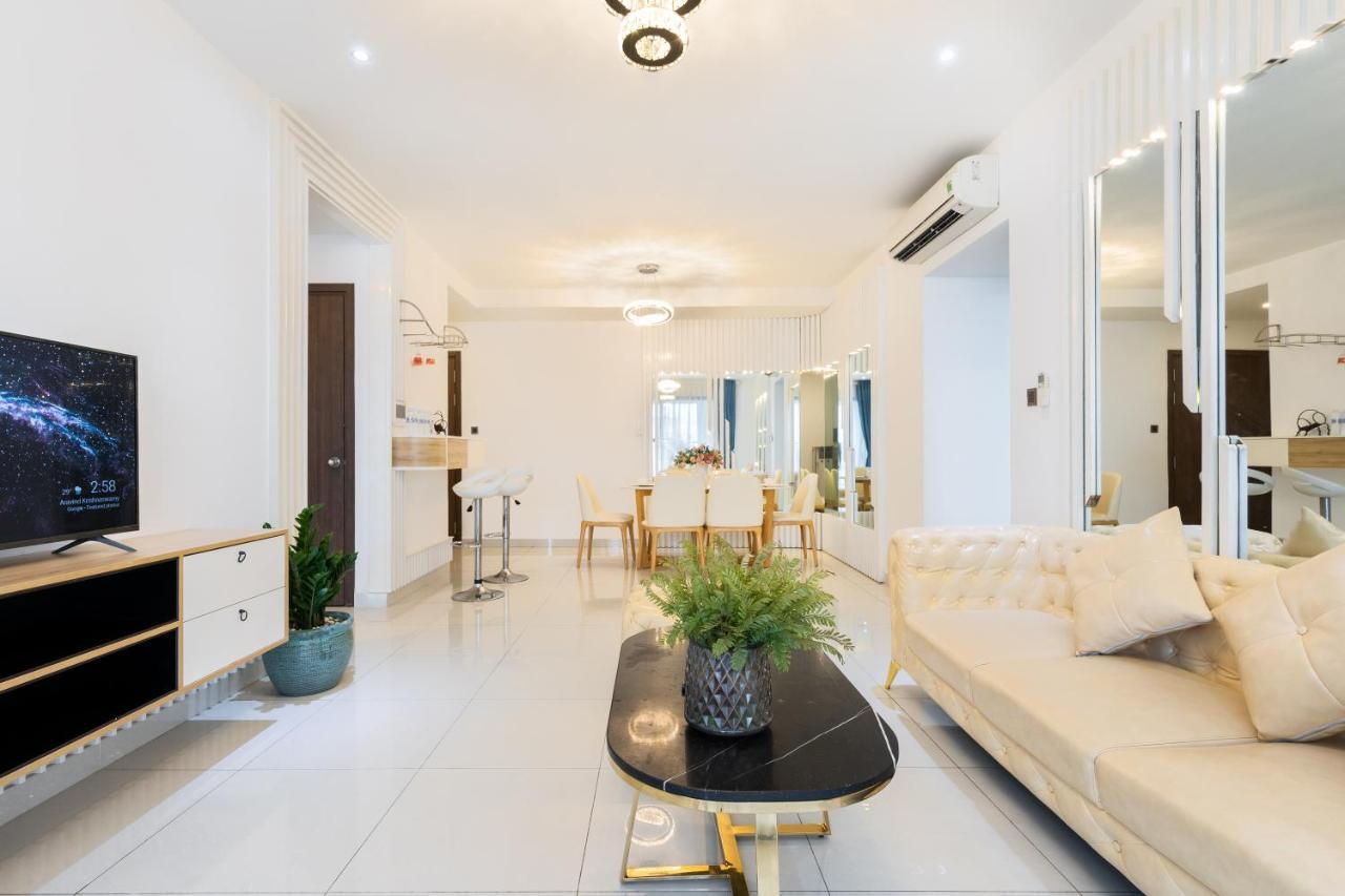 Saigon Royal 3 Bedrooms 4 Beds For 30 Nights Above Apartment *