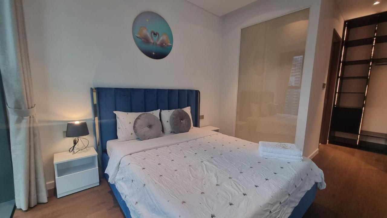Apartment The Crest-central Saigon Riverside -free Pool-gym-sauna Room-yoga Ho Chi Minh City