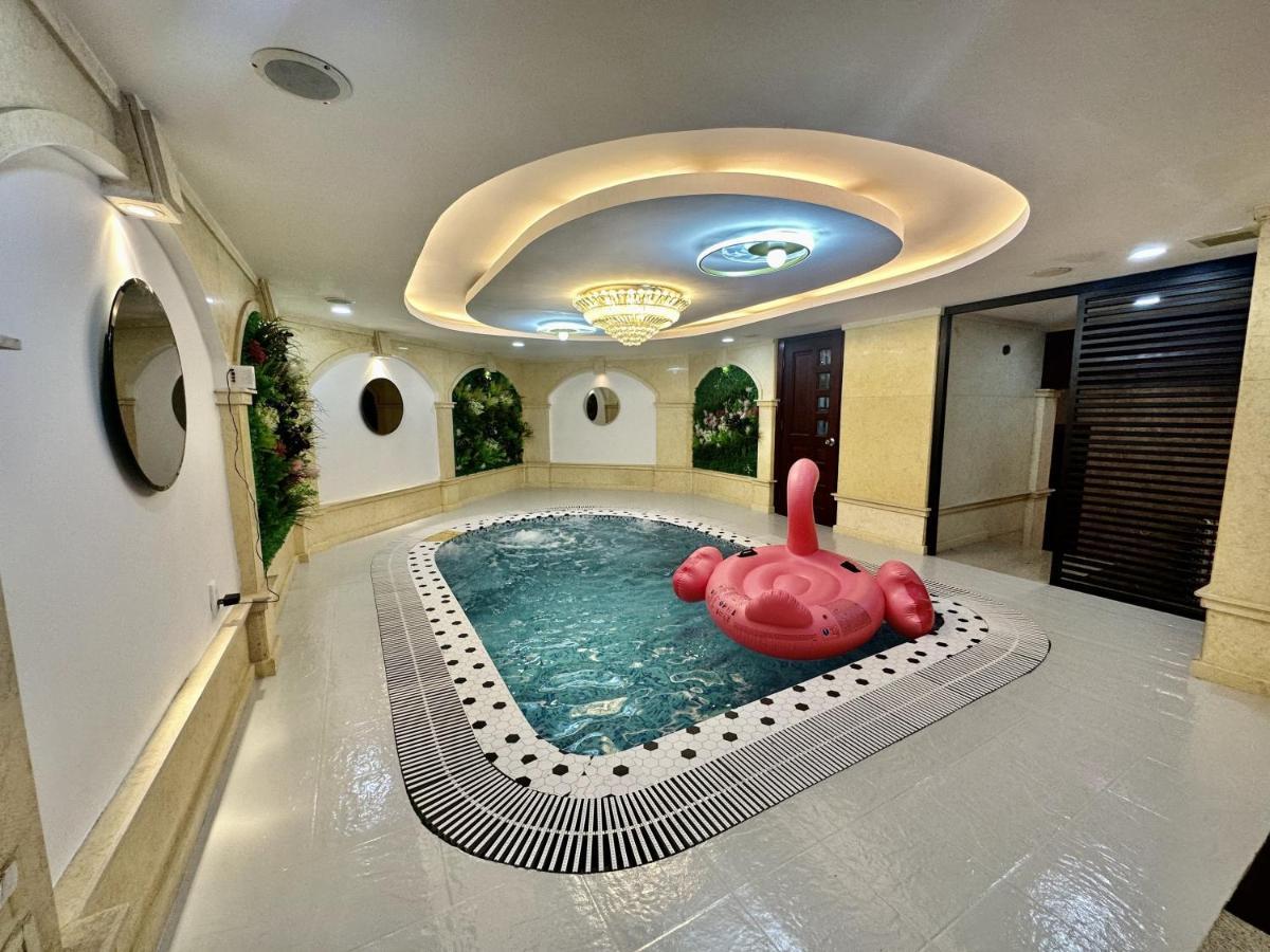 Penthouse Paradise 86 -rooftop Pool Private 100% * Ho Chi Minh City
