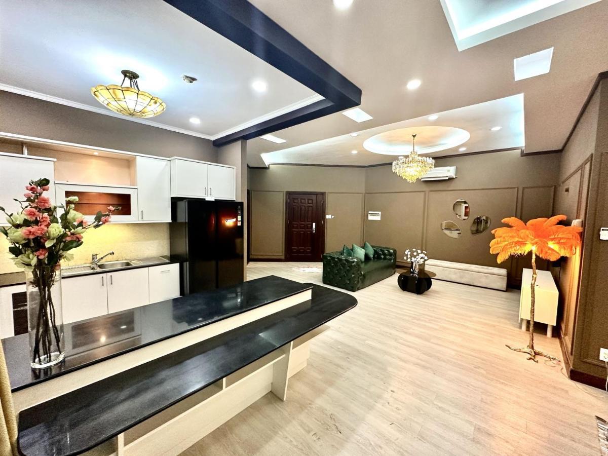 Penthouse Paradise 86 -rooftop Pool Private 100% Ho Chi Minh City