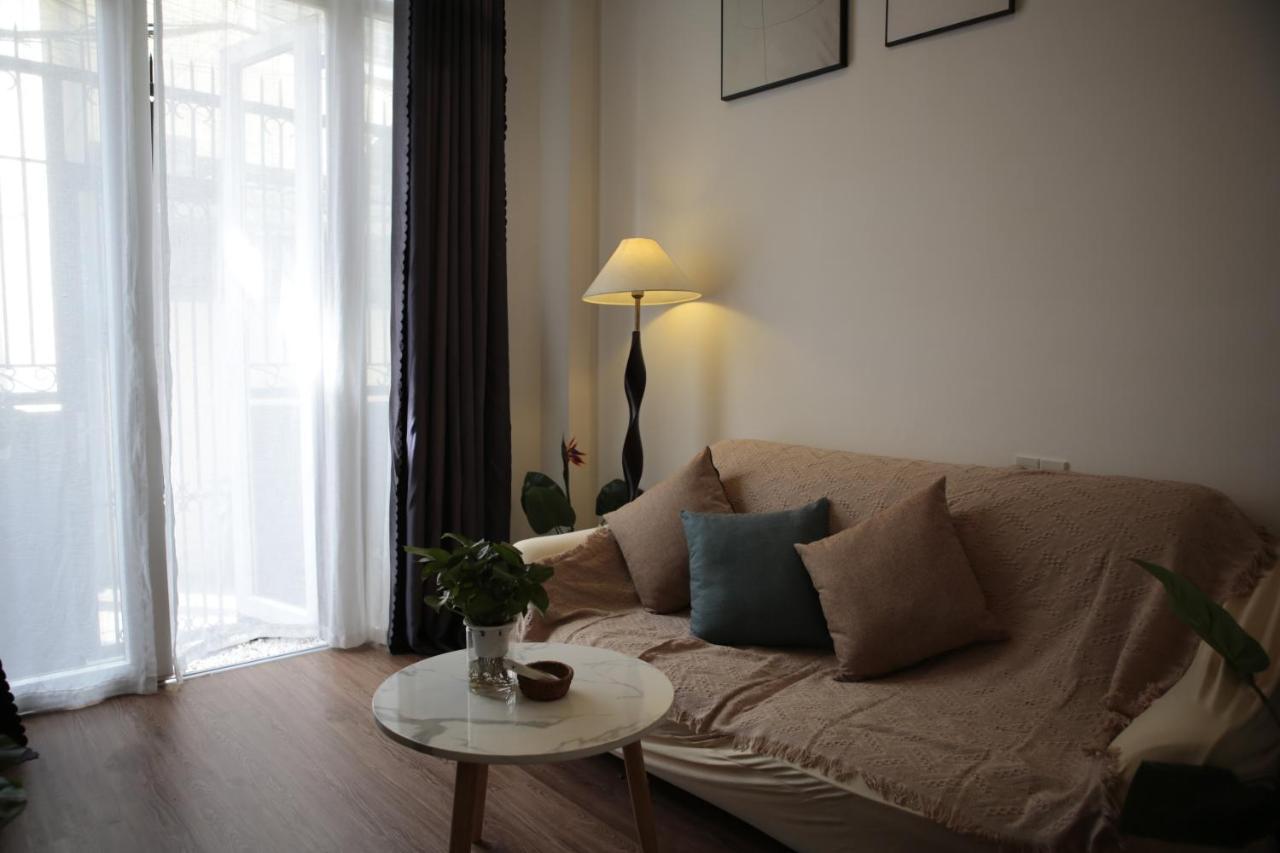 Cozy Lovely + Netflix @district 1 Apartment *