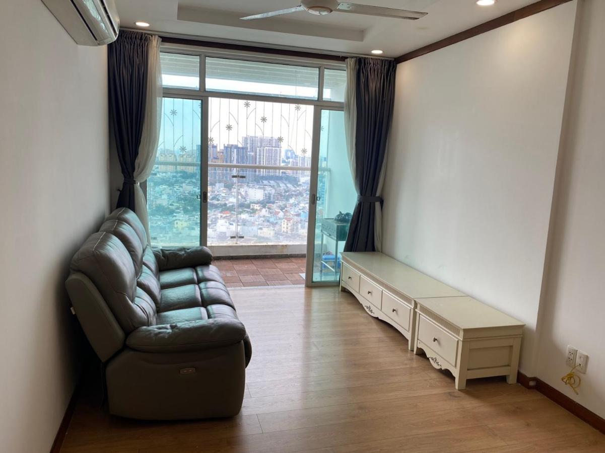 Spacious In District 7