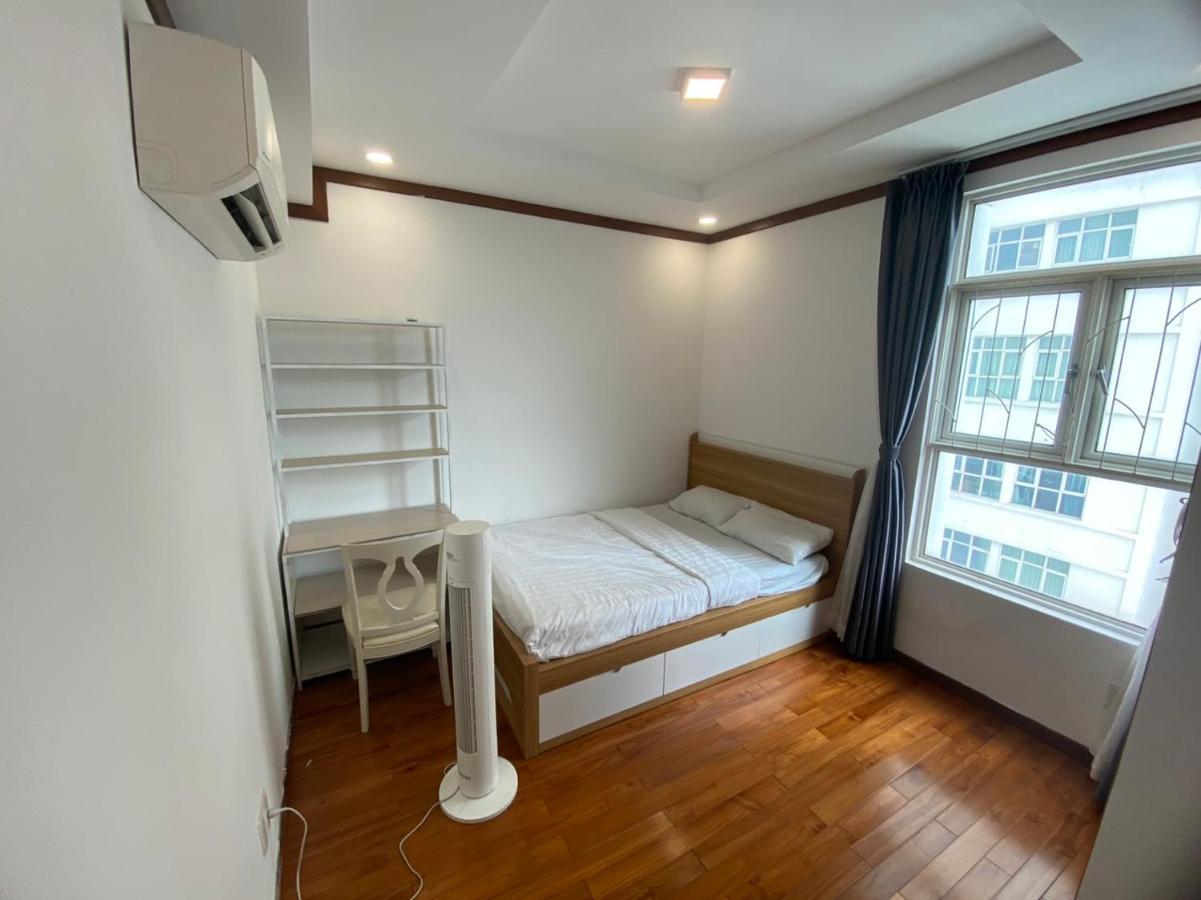 Apartment Spacious In District 7 *