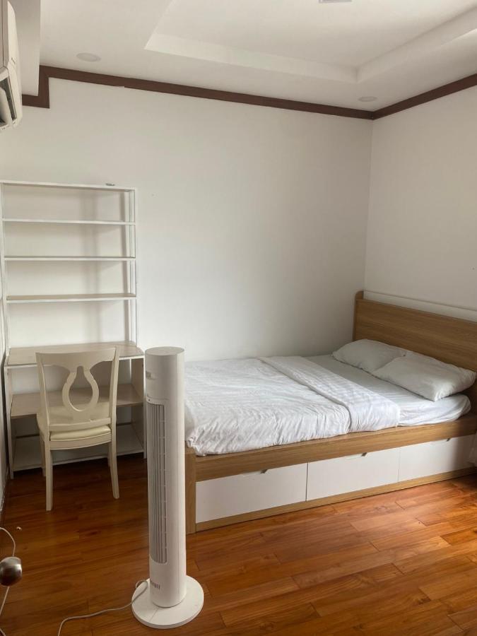 Spacious In District 7