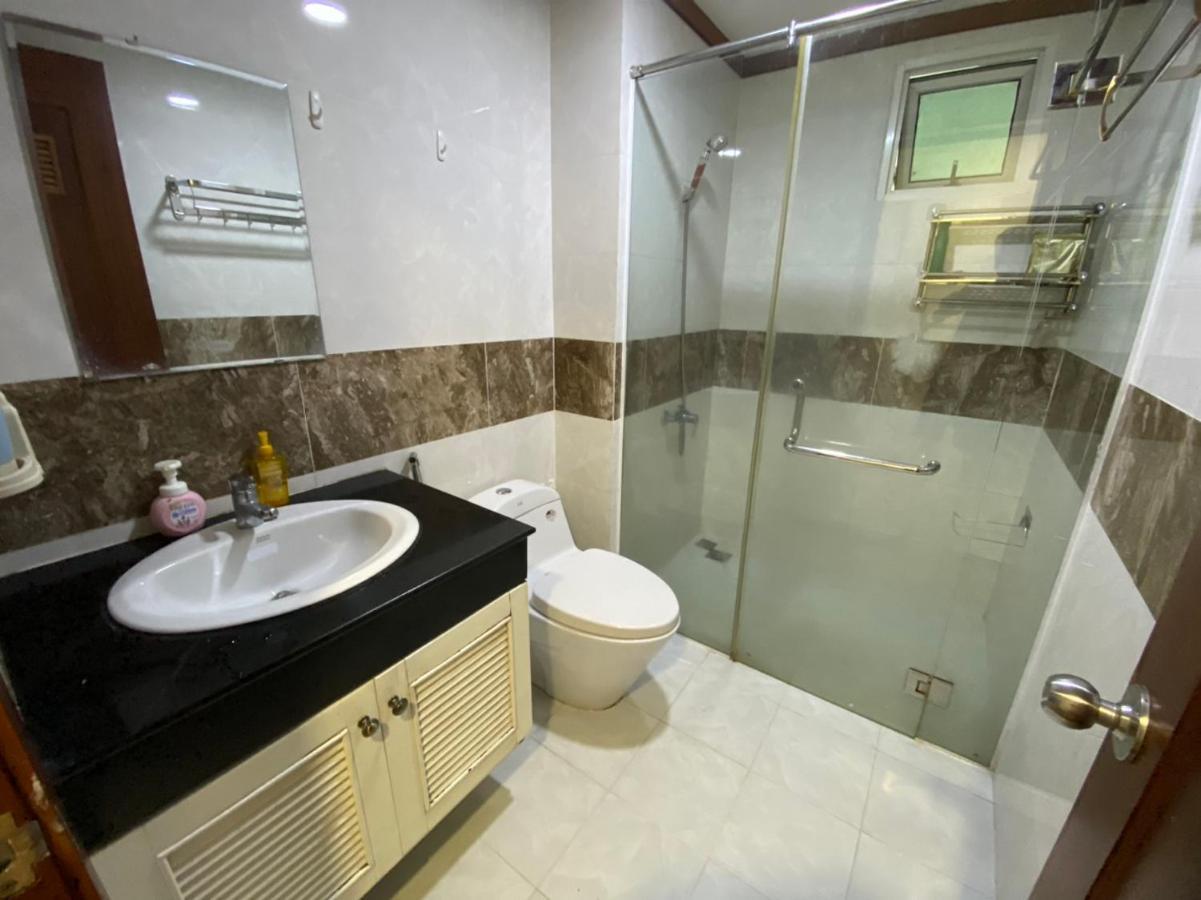 Apartment Spacious In District 7
