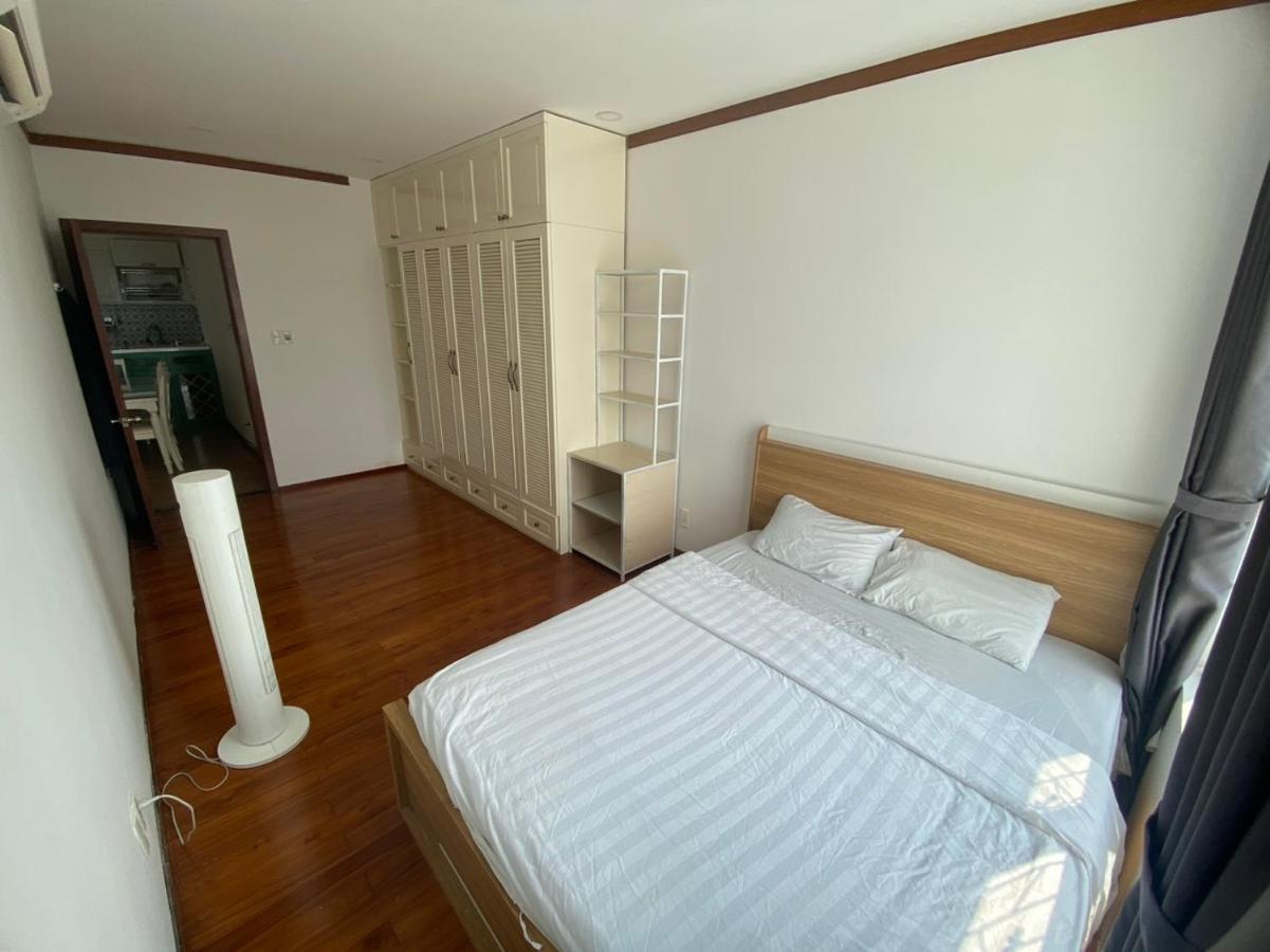 Apartment Spacious In District 7 *