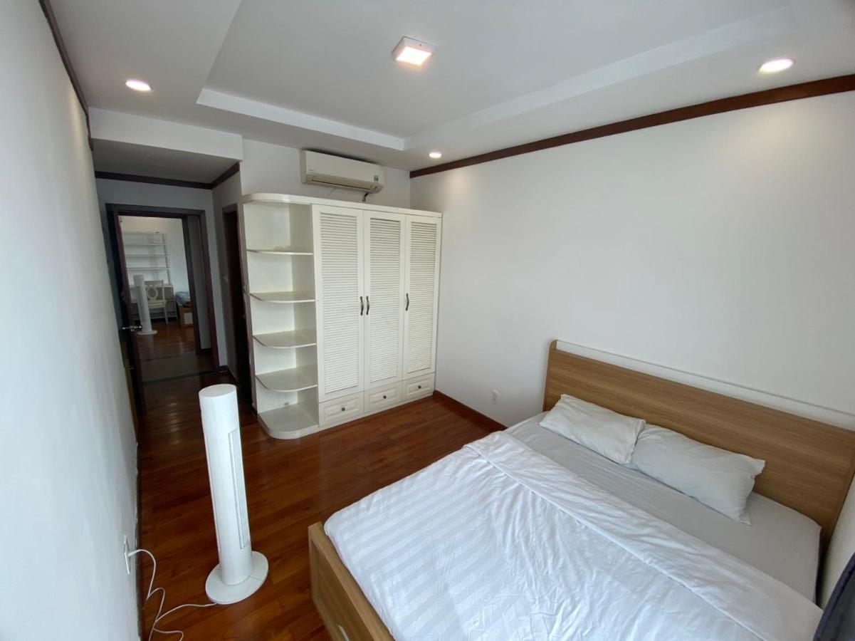 Apartment Spacious In District 7