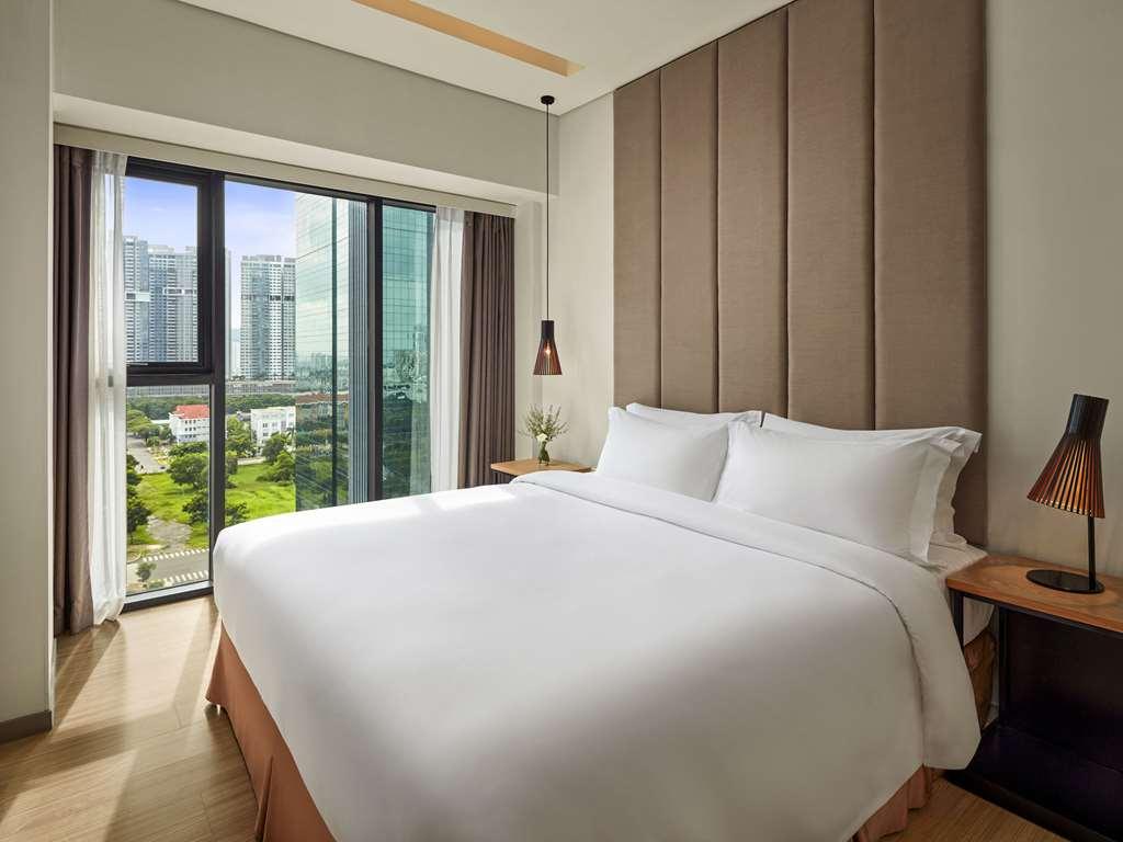 Hotel Novotel Living Saigon South *