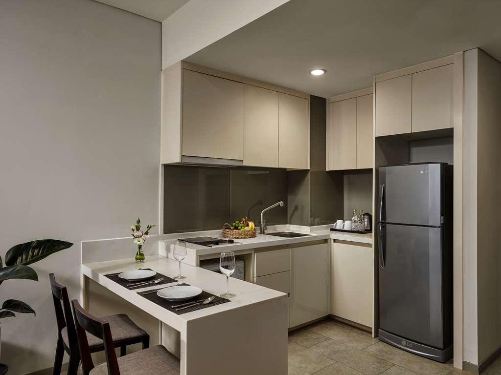 Novotel Living Saigon South Hotel *