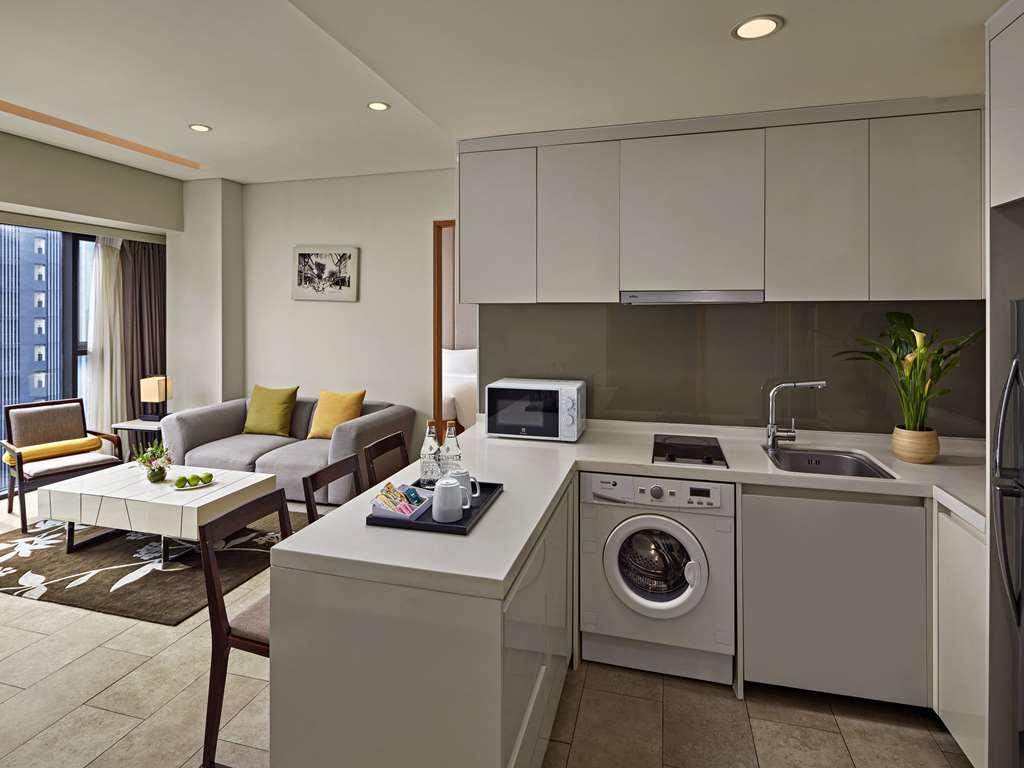 Hotel Novotel Living Saigon South *