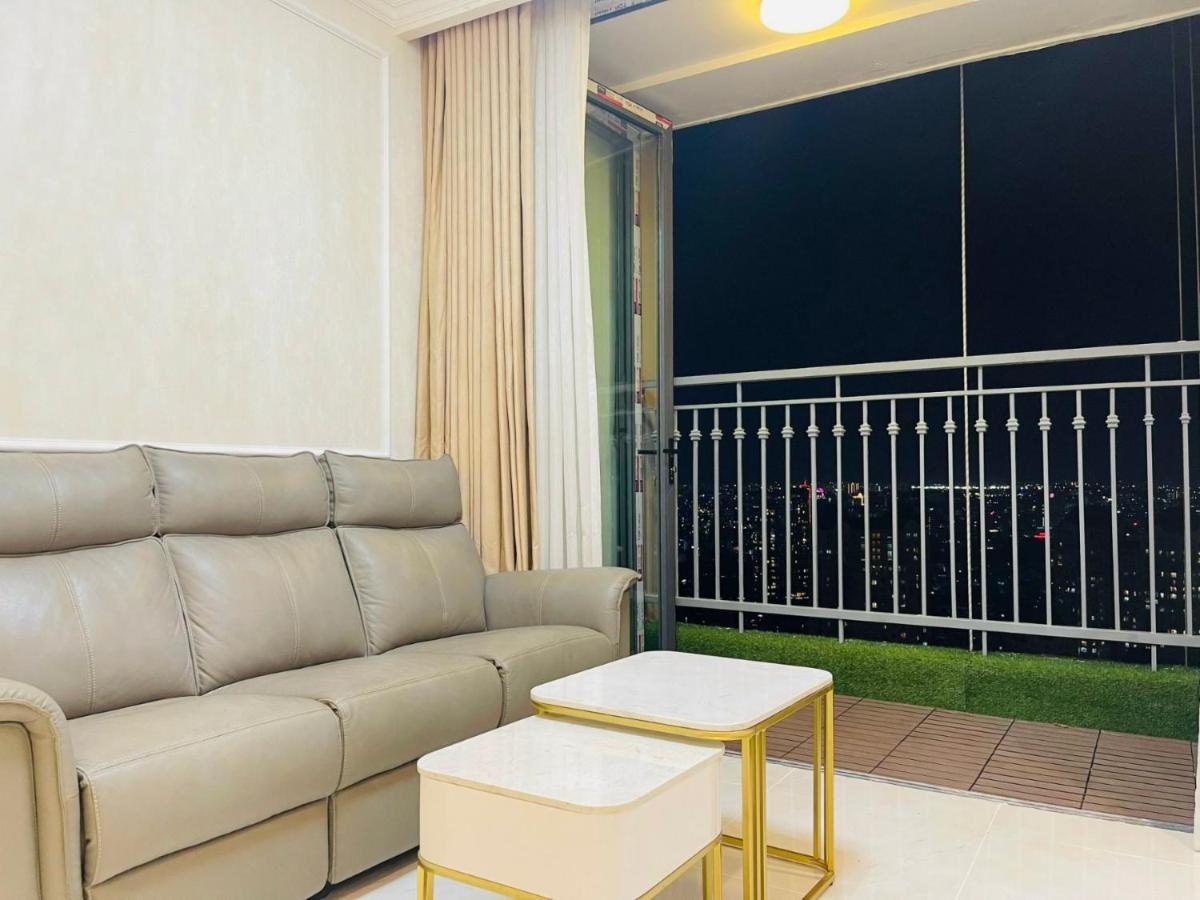 Apartment 2br Luxury Saigon River View Landmark 81 Cp