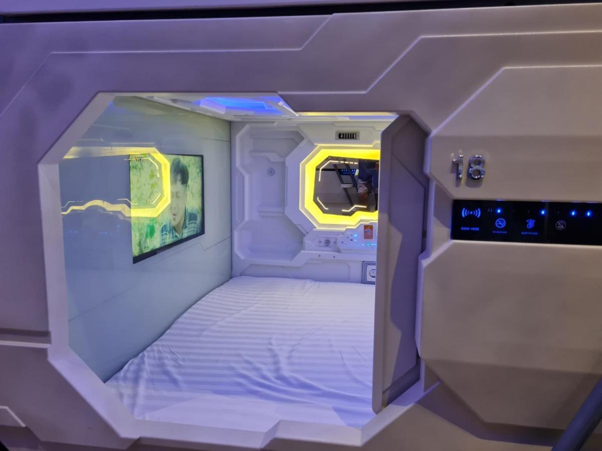 Capsule Riverside
