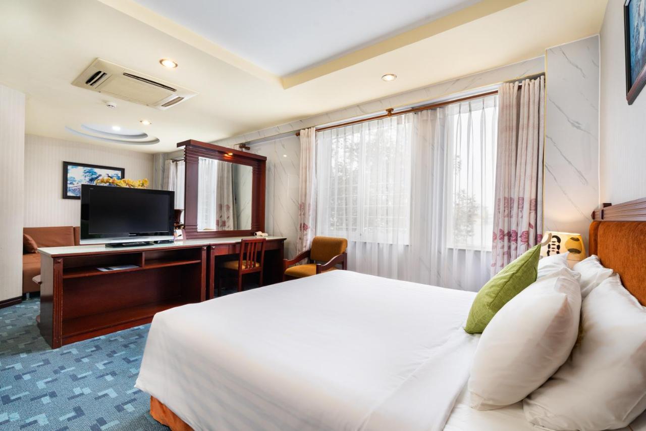 Lucasta Saigon Hotel 3*