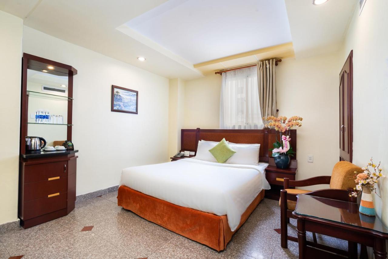 Lucasta Saigon Hotel 3*
