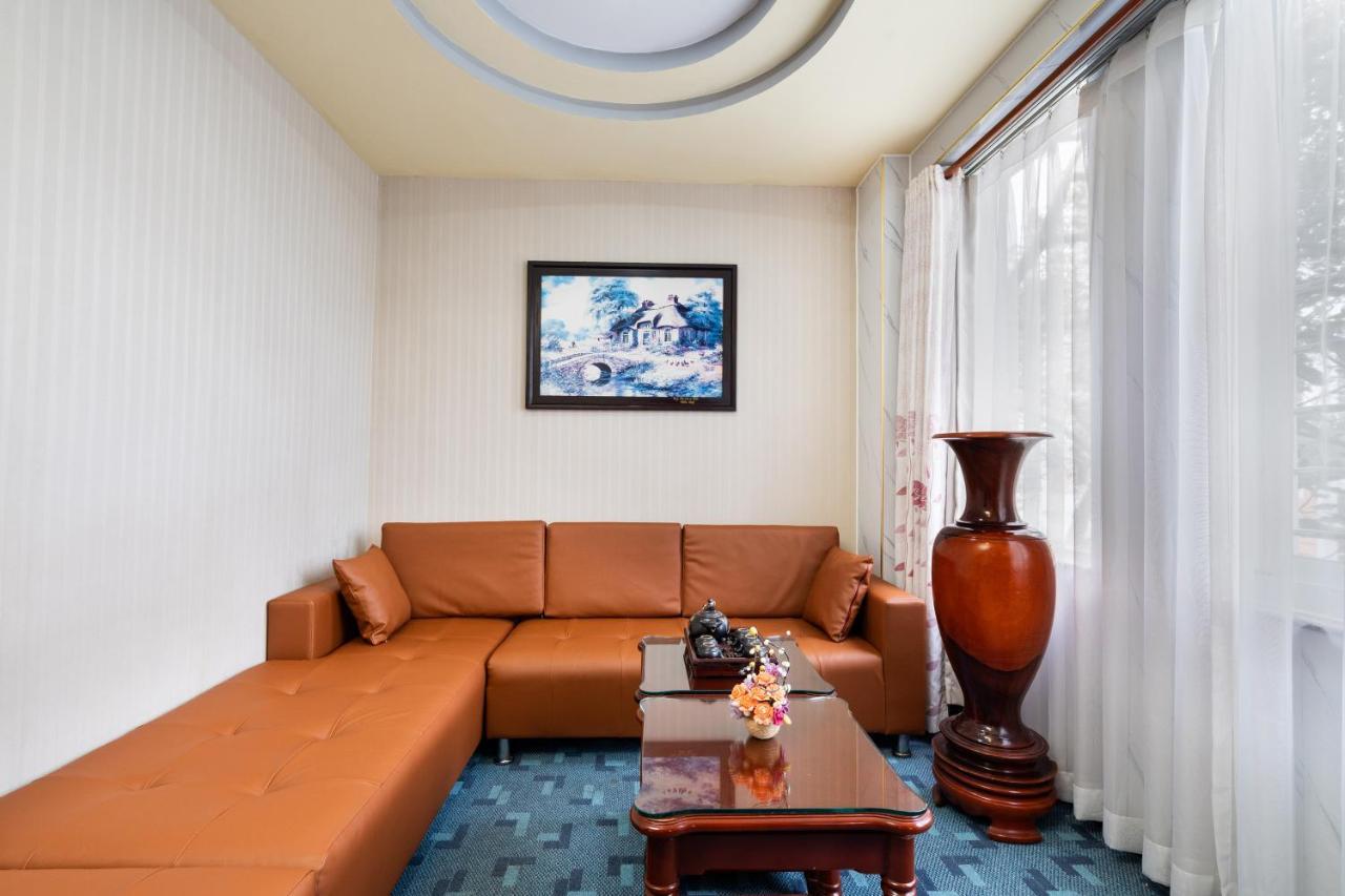 Hotel Lucasta Saigon