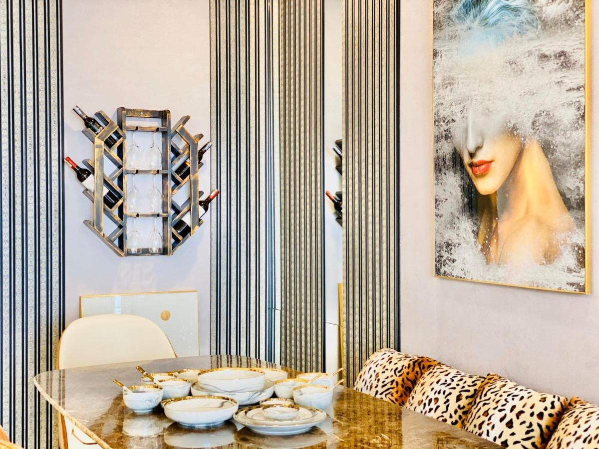 Luxury Vinhomes Park - Thamin Homes * Ho Chi Minh City