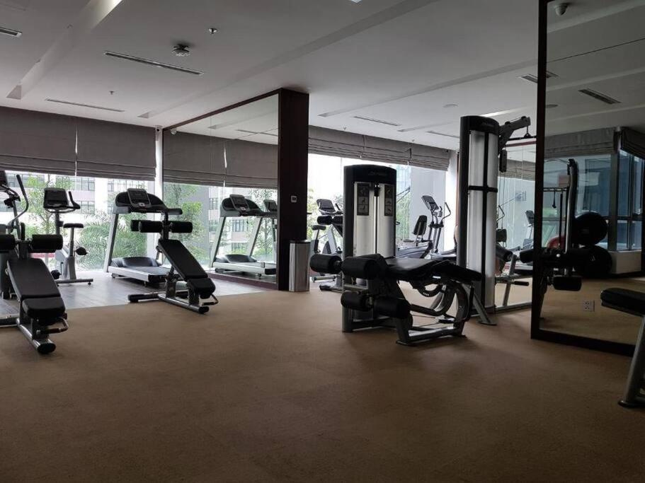 Apartment 2br Luxury Saigon River View Landmark 81 Cp *