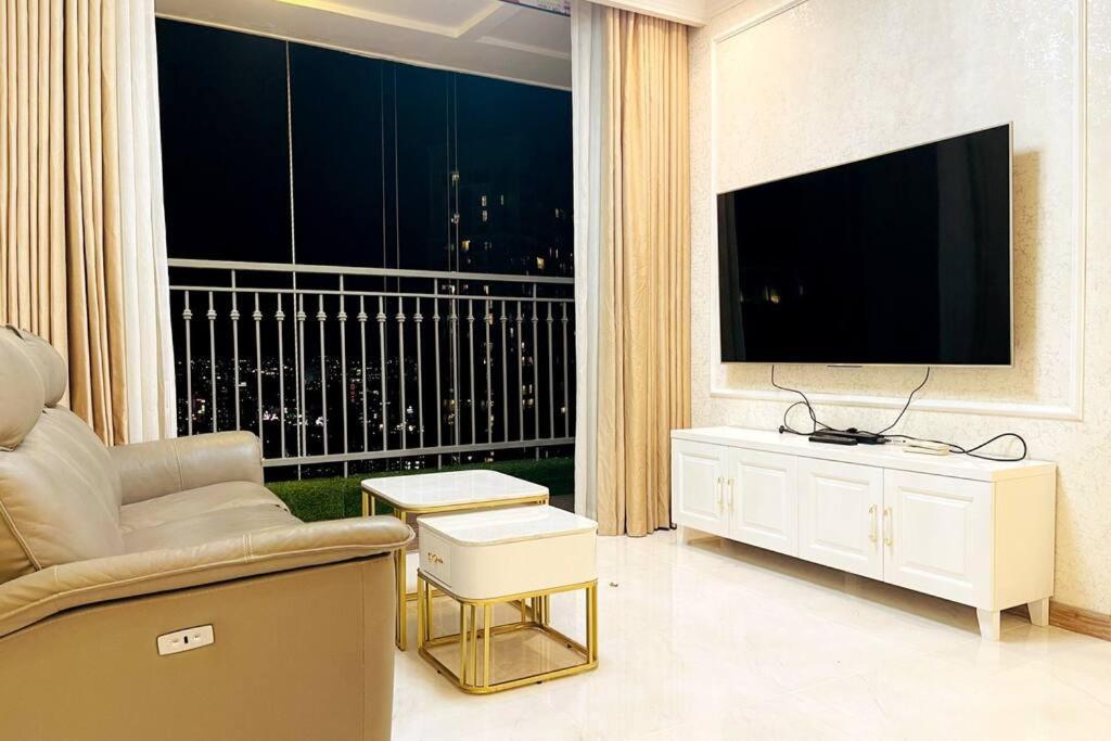 Apartment 2br Luxury Saigon River View Landmark 81 Cp Ho Chi Minh City