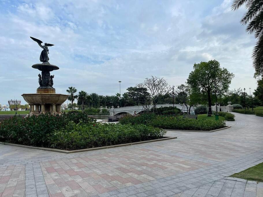 Apartment 2br Luxury Saigon River View Landmark 81 Cp *