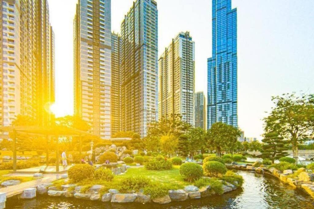 2br Luxury Saigon River View Landmark 81 Cp *