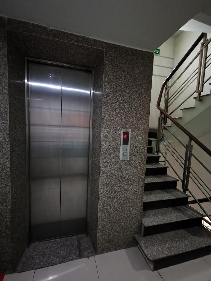 Hotel Khach San Hoa Cuc Ho Chi Minh City