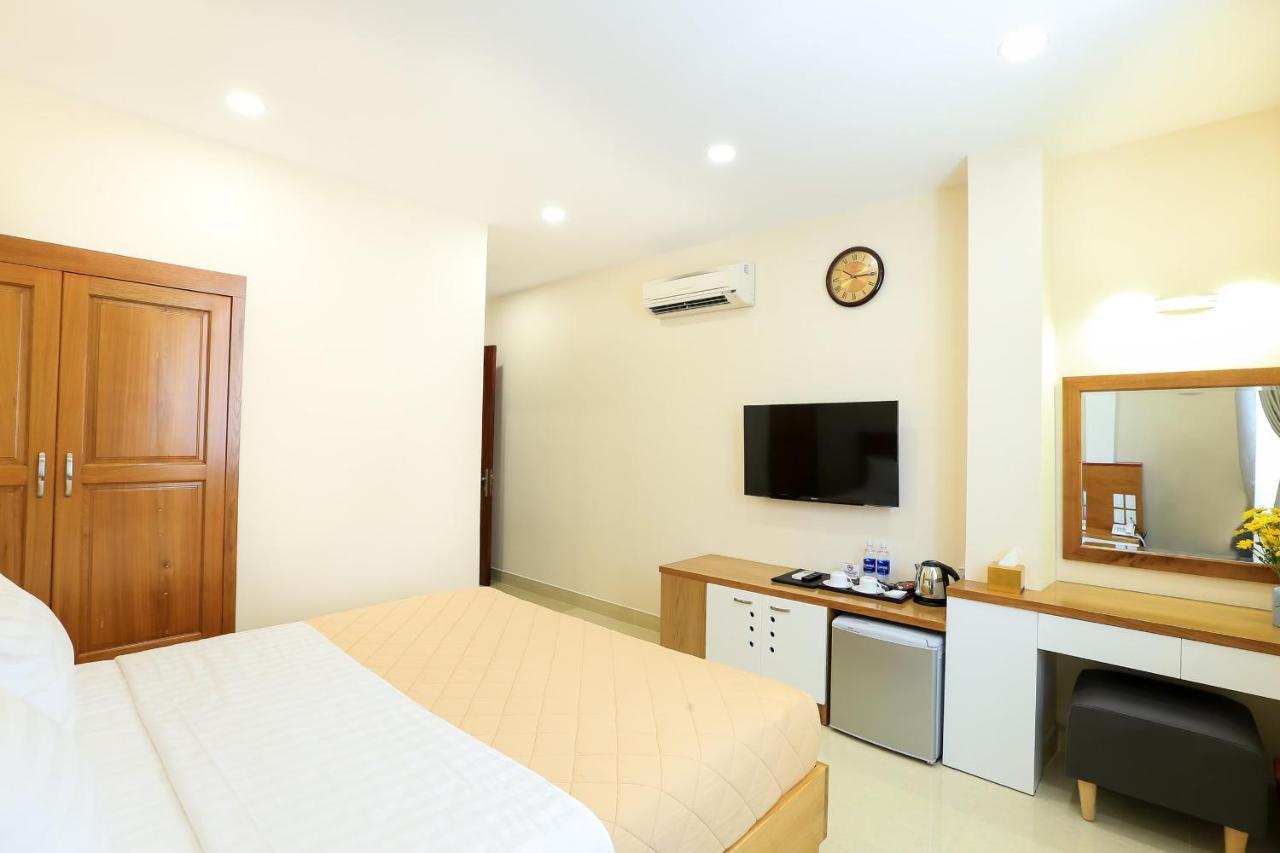 Mia Hotel *