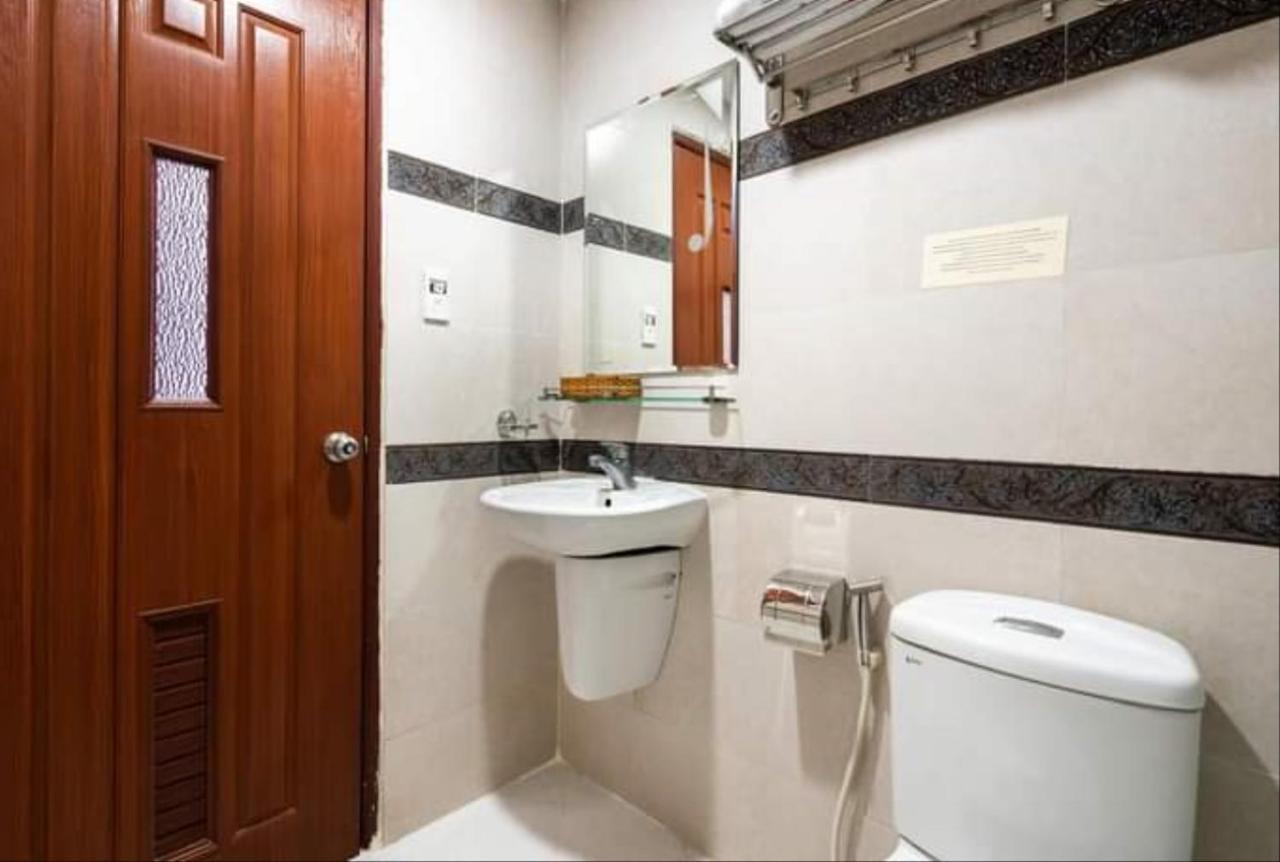 Dinh Dinh Saigon Airport Hotel-74a Giai Phong Ho Chi Minh City