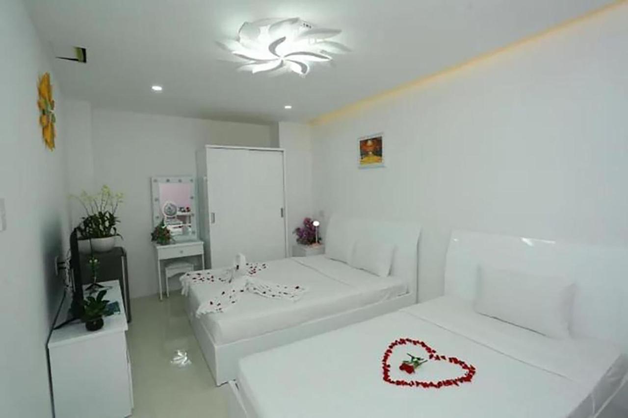 Bunny - Valentine - Bui Vien Street Ho Chi Minh City
